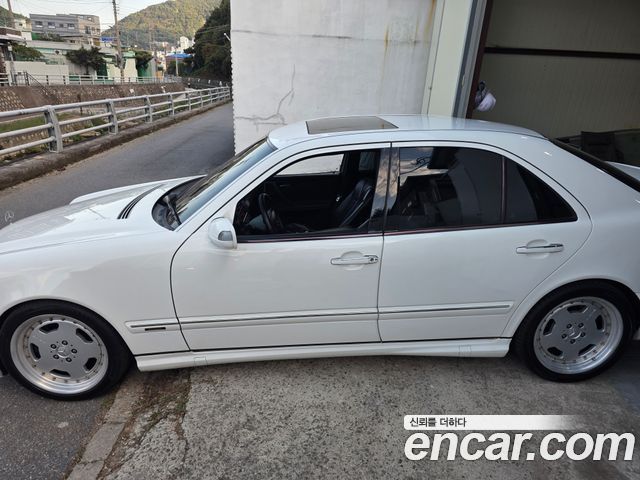 Mercedes-Benz E-Class из Кореи Encar