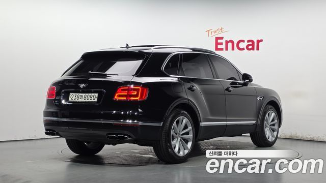 Bentley Bentayga 4.0 V8 — пробег 90 536 км — фото 2 из 5
