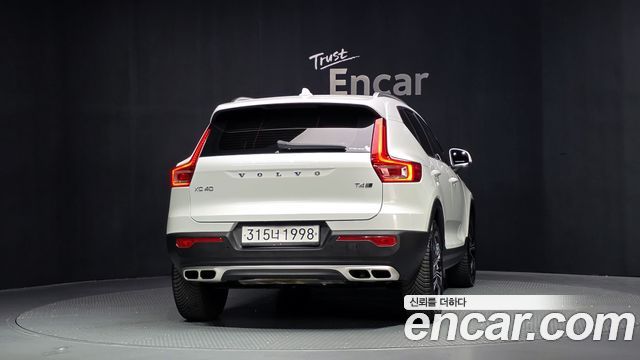 Volvo XC40 T4 Inscription — пробег 32 433 км — фото 4 из 5