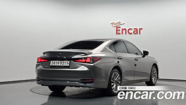 Lexus ES Luxury Plus — пробег 82 084 км — фото 2 из 5