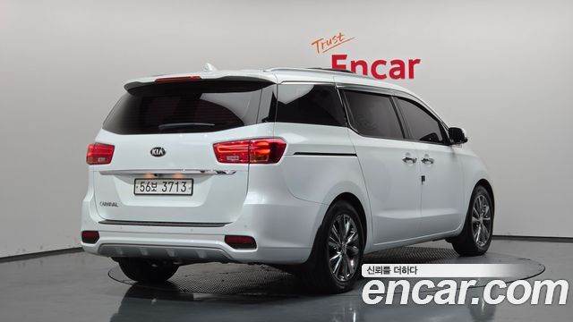 Kia Carnival из Кореи Encar