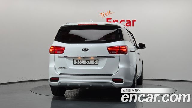 Kia Carnival из Кореи Encar