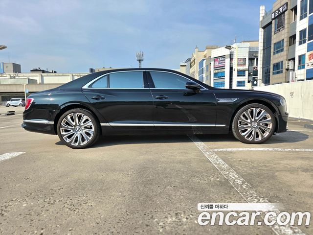 Bentley Flying Spur 4.0 Muliner — пробег 15 000 км — фото 4 из 5