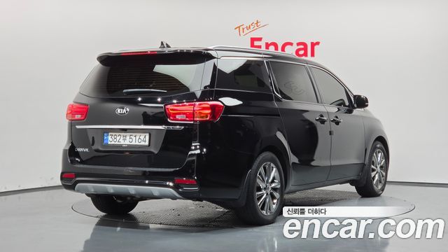 Kia Carnival из Кореи Encar