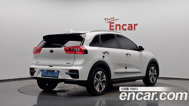 Kia Niro Noblesse — пробег 90 682 км — фото 2 из 5