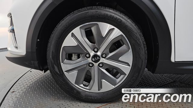Kia Niro Noblesse — пробег 90 682 км — фото 5 из 5