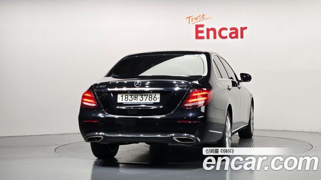 Mercedes-Benz E-Class E300 4MATIC Exclusive — пробег 168 232 км — фото 4 из 5