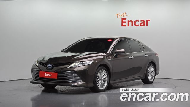 Toyota Camry 2.5 XLE Hybrid — пробег 97 888 км — фото 1 из 5