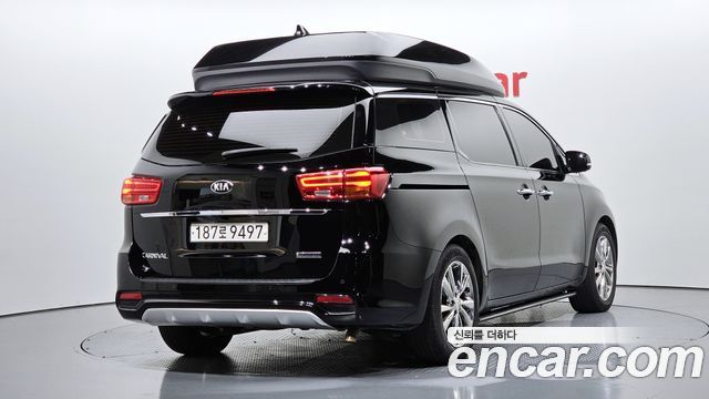 Kia Carnival Gasoline 9-Seater Hi-Limousine Noblesse Special — пробег 117 752 км — фото 2 из 5