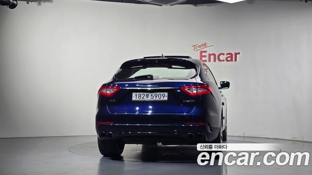 Maserati Levante из Кореи Encar