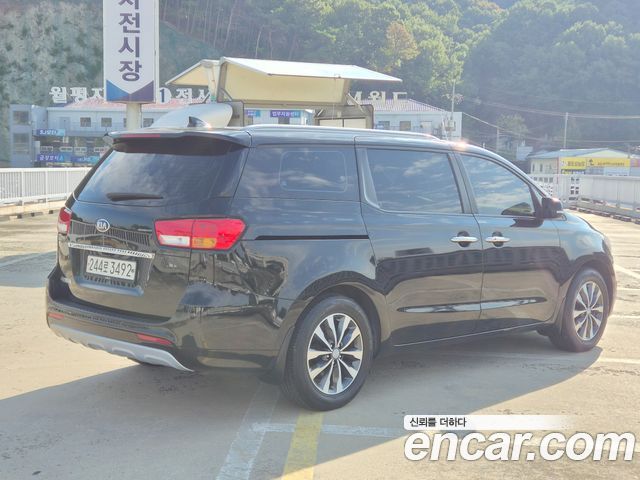 Kia Carnival из Кореи Encar
