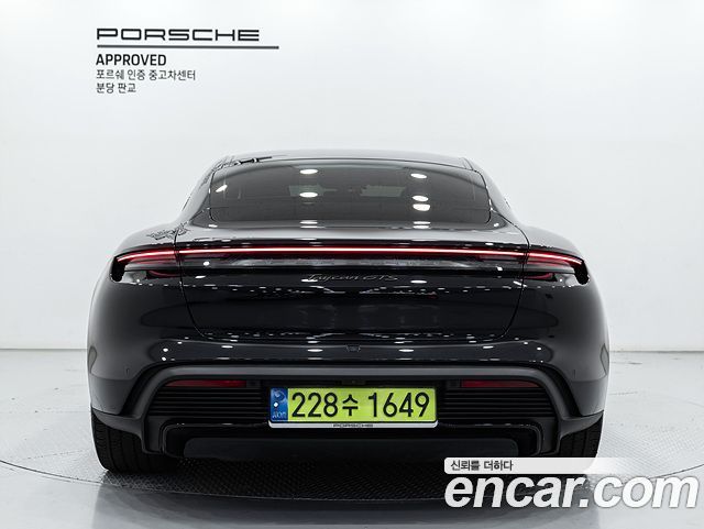 Porsche Taycan GTS — пробег 31 500 км — фото 4 из 5