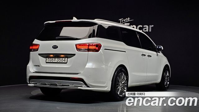 Kia Carnival из Кореи Encar