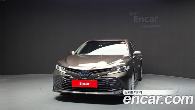 Toyota Camry 2.5 LE Hybrid — пробег 123 914 км — фото 3 из 5