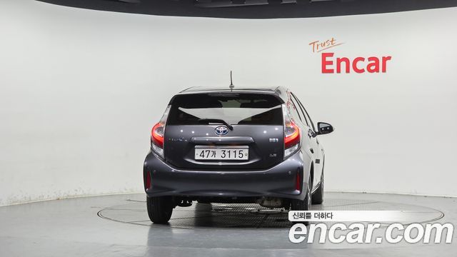 Toyota Prius из Кореи Encar