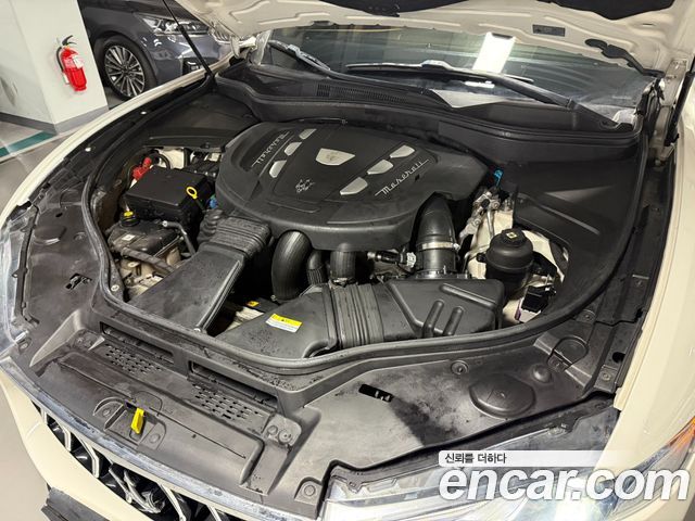 Maserati Levante из Кореи Encar