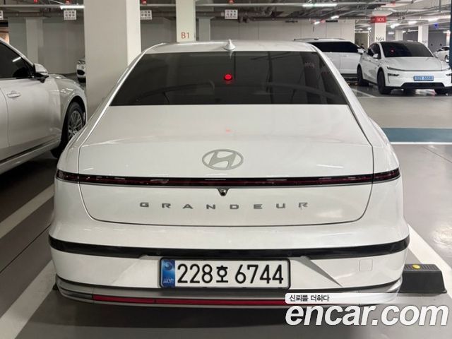 Hyundai Grandeur 2,5 Gasoline 2WD Premium — пробег 14 800 км — фото 3 из 5