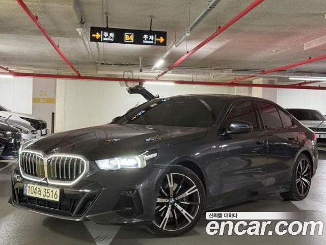 BMW 5-Series 530i xDrive M Sport — пробег 64 209 км — фото 1 из 5