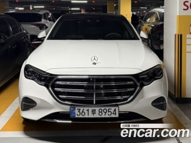 Mercedes-Benz E-Class E300 4MATIC Exclusive — пробег 8 800 км — фото 1 из 5