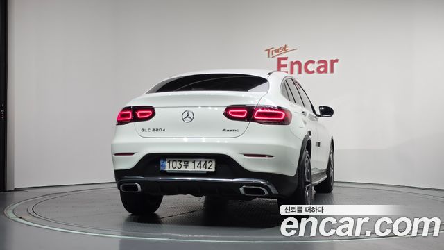 Mercedes-Benz GLC-Class GLC220 d 4MATIC Coupe — пробег 72 257 км — фото 4 из 5