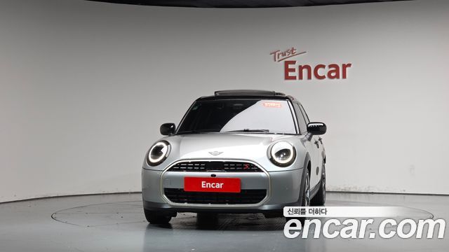 Mini Cooper 5 Door Favoured — пробег 9 568 км — фото 3 из 5