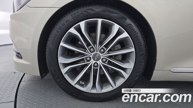 Hyundai Genesis из Кореи Encar