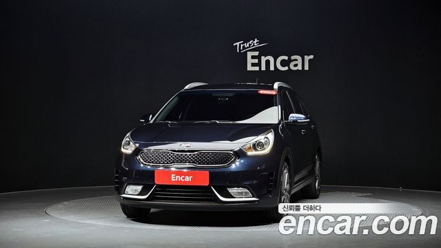 Kia Niro Prestige — пробег 121 496 км — фото 3 из 5