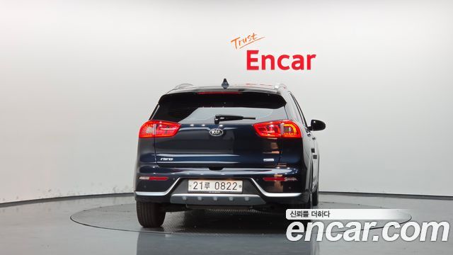 Kia Niro Prestige — пробег 162 262 км — фото 4 из 5