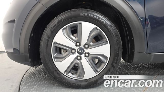 Kia Niro Prestige — пробег 162 262 км — фото 5 из 5