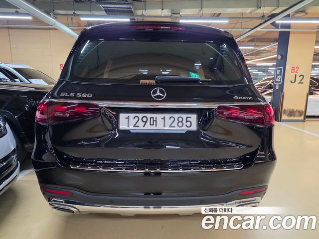 Mercedes-Benz GLS-Class GLS580 4MATIC — пробег 9 731 км — фото 4 из 5