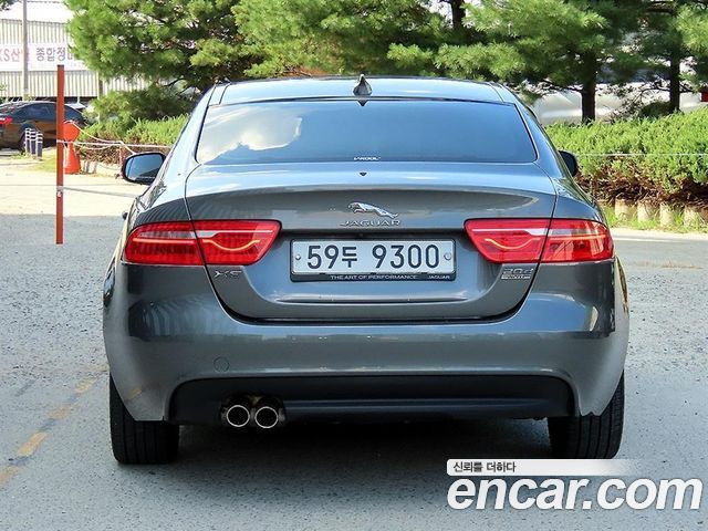Jaguar XE 20d Portfolio AWD — пробег 53 462 км — фото 4 из 5