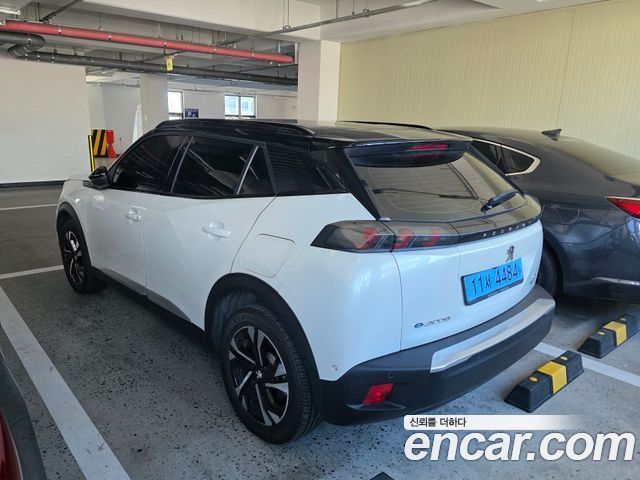 Peugeot 2008 EV GT — пробег 68 000 км — фото 2 из 5