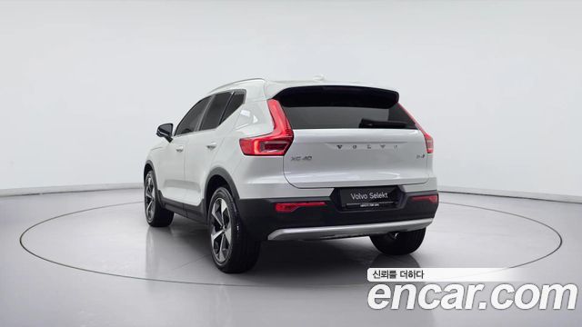 Volvo XC40 B4 Ultra Bright — пробег 5 740 км — фото 2 из 5