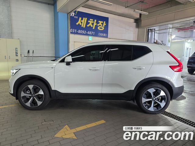 Volvo XC40 B4 Ultra Bright — пробег 5 740 км — фото 5 из 5