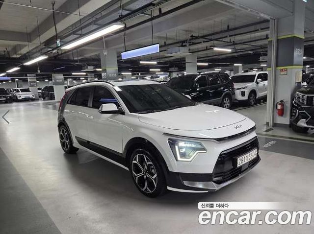Kia Niro Signature — пробег 78 153 км — фото 1 из 5