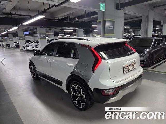 Kia Niro Signature — пробег 78 153 км — фото 3 из 5