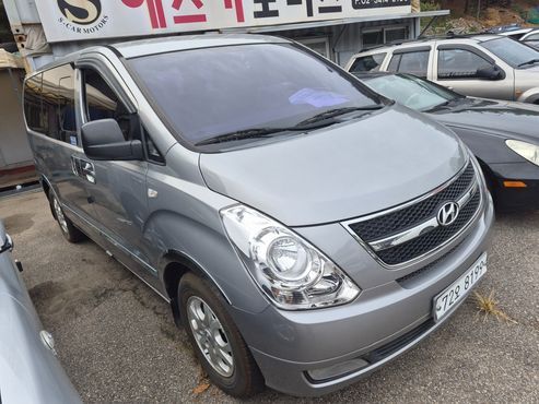 Hyundai Starex 12-Seater Wagon CVX Luxury — пробег 135 000 км — фото 1 из 5