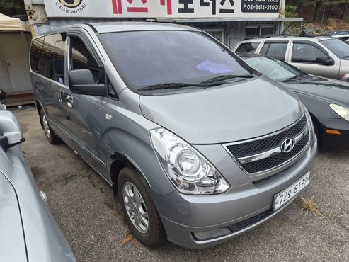 Hyundai Starex 12-Seater Wagon CVX Luxury — пробег 135 000 км — фото 3 из 5