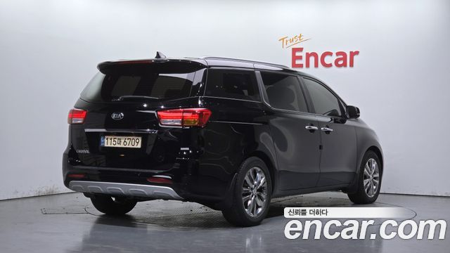 Kia Carnival из Кореи Encar