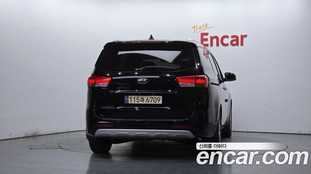 Kia Carnival из Кореи Encar