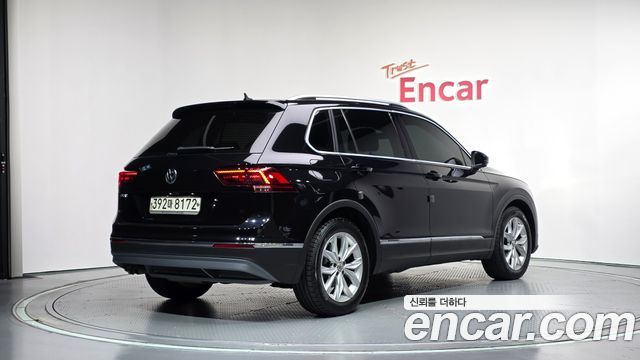 Volkswagen Tiguan 2.0 TDI Premium — пробег 116 722 км — фото 2 из 5