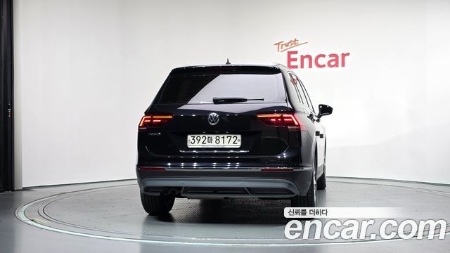 Volkswagen Tiguan 2.0 TDI Premium — пробег 116 722 км — фото 4 из 5