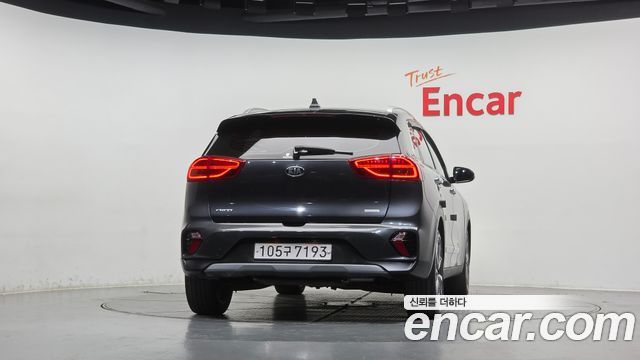 Kia Niro 1.6 HEV Noblesse Special — пробег 81 608 км — фото 4 из 5