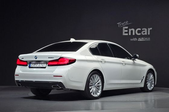 BMW 5-Series 530i xDrive Luxury — пробег 40 989 км — фото 2 из 5