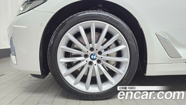BMW 5-Series 530i xDrive Luxury — пробег 40 989 км — фото 5 из 5
