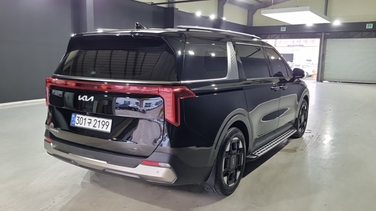 Kia Carnival Diesel 9-Seater Noblesse — пробег 42 800 км — фото 2 из 5