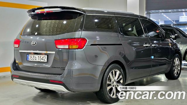 Kia Carnival 7-seater Limousine President — пробег 246 854 км — фото 4 из 5
