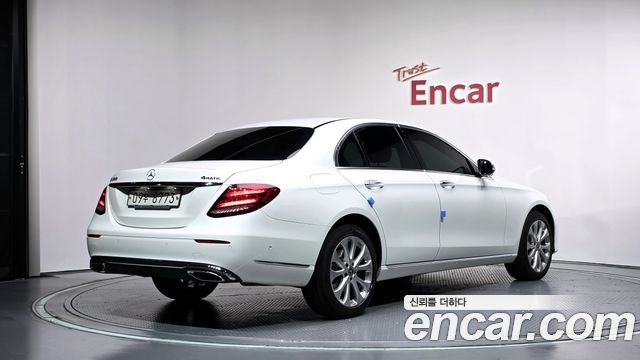 Mercedes-Benz E-Class из Кореи Encar