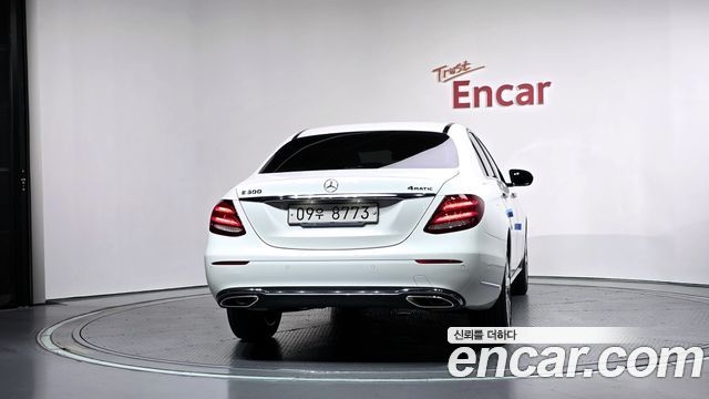 Mercedes-Benz E-Class из Кореи Encar
