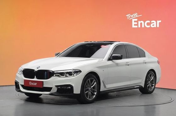 BMW 5-Series 520d xDrive M Sport Package Plus — пробег 46 779 км — фото 1 из 5